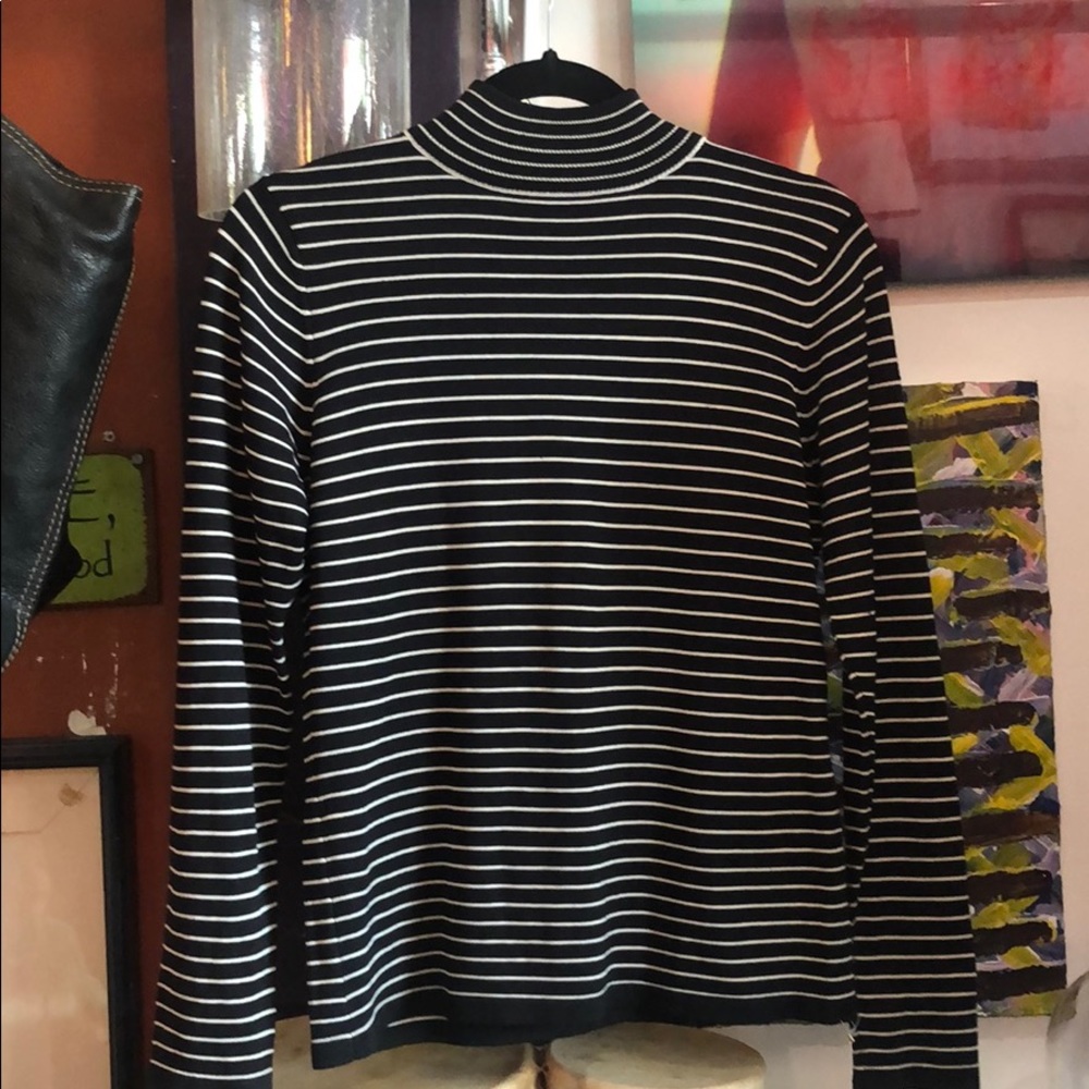 Stripped turtleneck